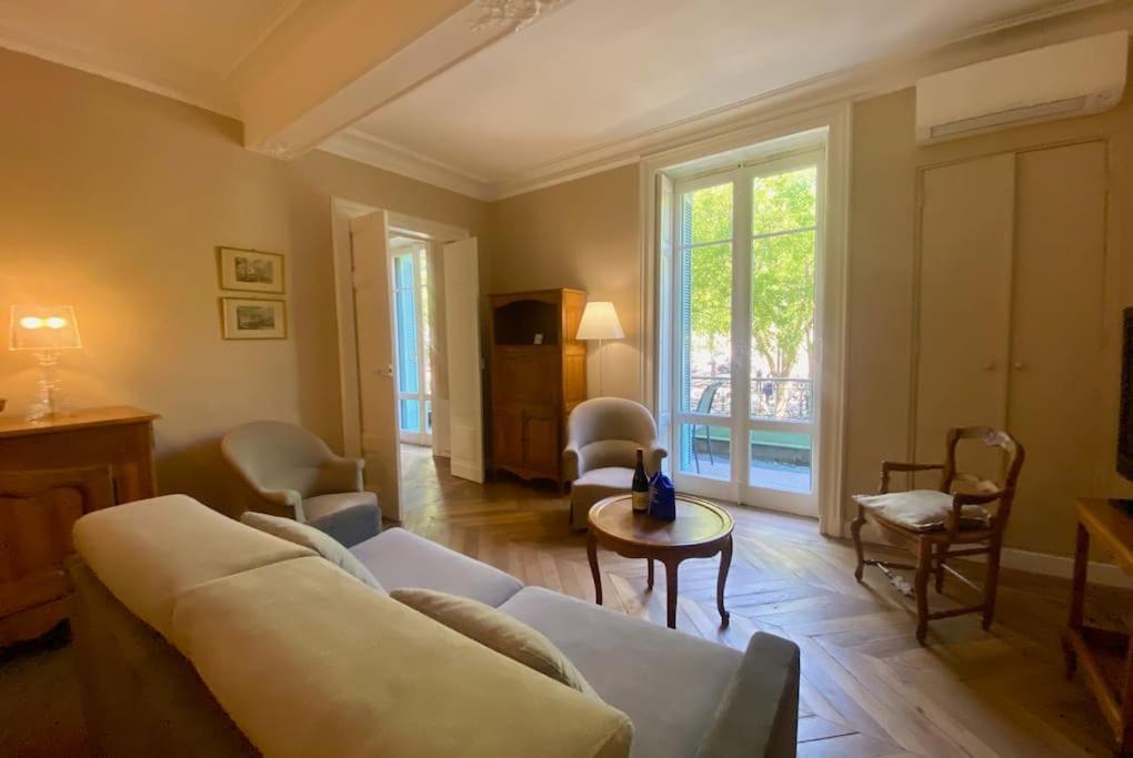 L'Historien - Avec Balcon Coeur De Nimes Apartment Exterior photo